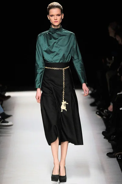Look 19